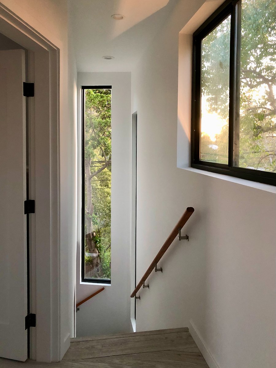 Amazing natural light and tree views throughout the house with lots of cross ventilation