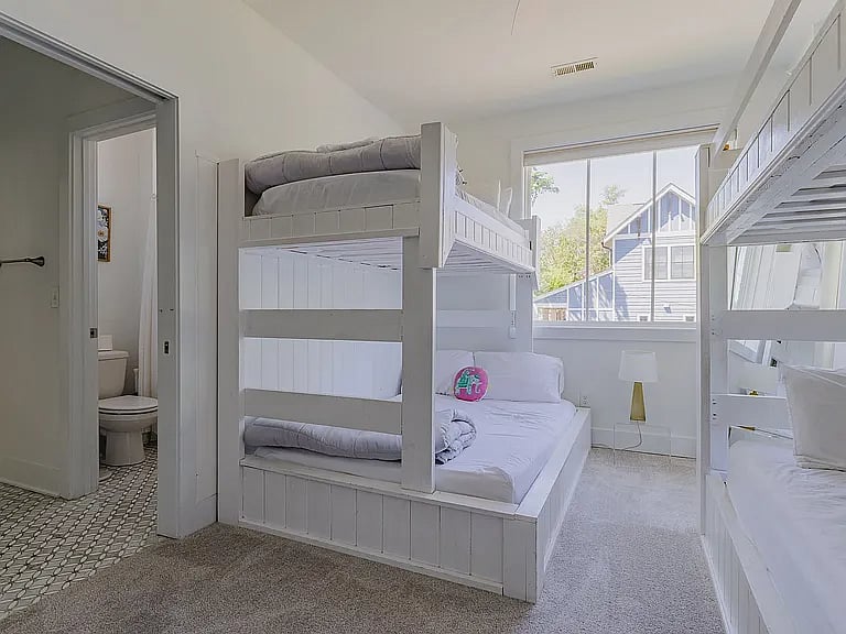Furnished Finder property 1025597_1 photo 23
