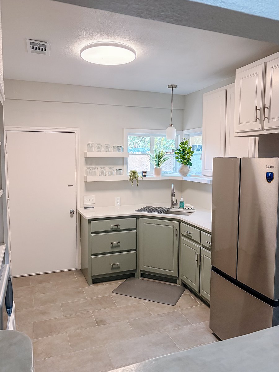 Fully Renovated Kitchen 2026 Enjoy a fresh, modern kitchen with all-new appliances and everything you need for everyday cooking. Fully equipped with stovetop cookware, bakeware, utensils, and essential kitchen supplieswhether you're preparing a quick breakfast or a full dinner at home.