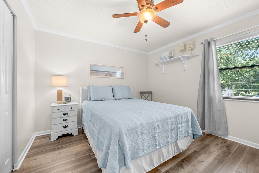 Second bedroom with Queen bed