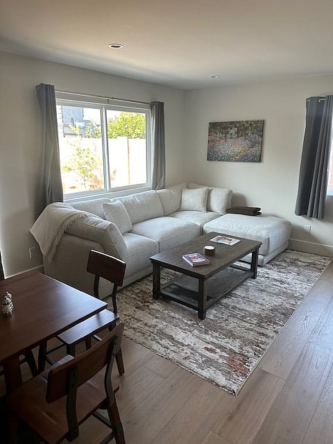 Furnished Finder property 1025726_1 photo 3