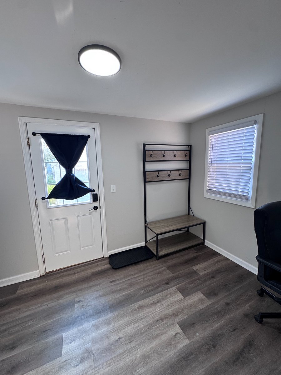 Heated and cooled rear porch
