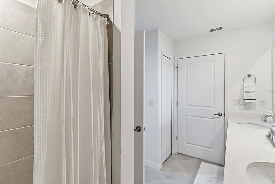 Furnished Finder property 1025811_1 photo 15