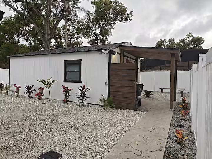 Furnished Finder property 1025817_3 photo 13