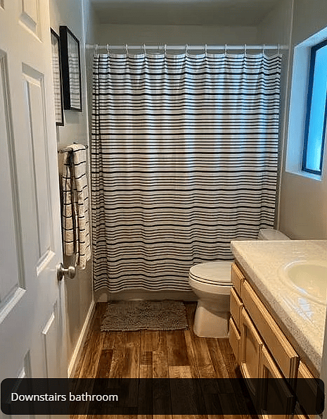Full bathroom for the 3rd bedroom.