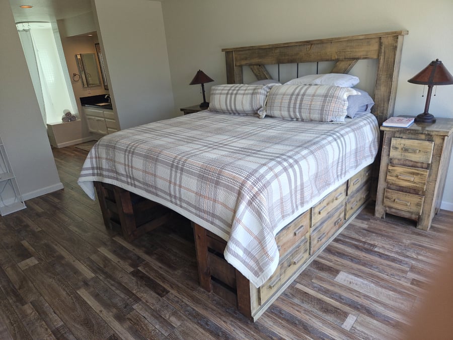 Downstairs master bedroom with King sized Captains bed.