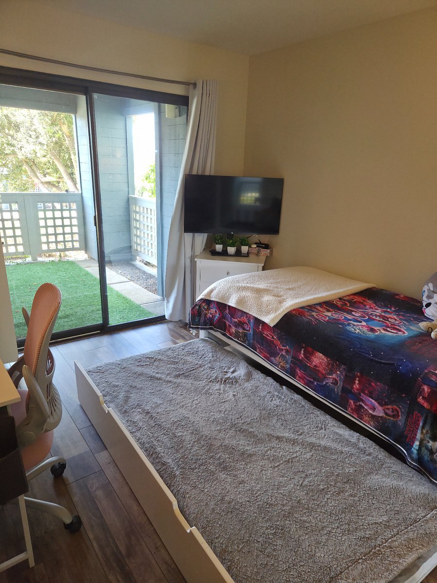 Can swap out the trundle bed for a full/double size upon request with a 3+ month stay.
