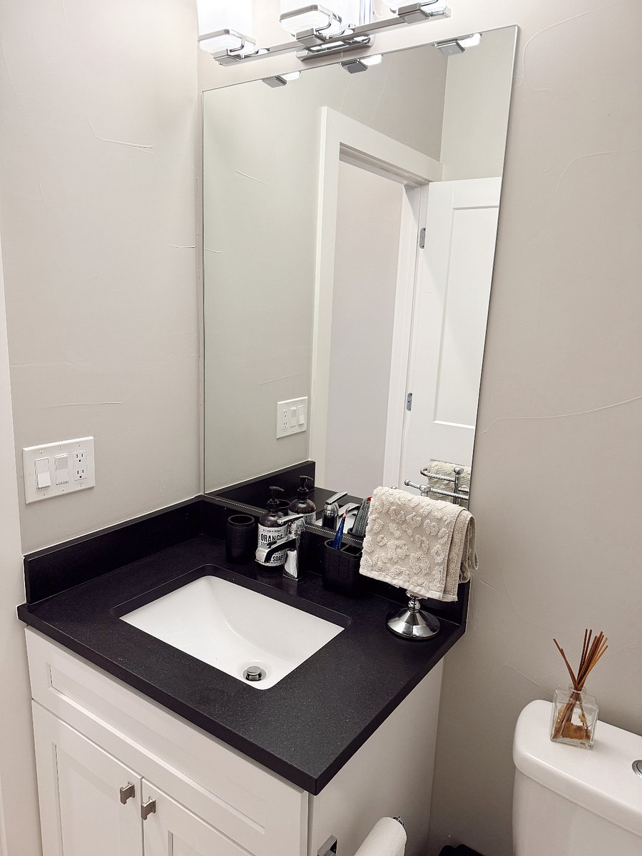2nd floor guest bathroom