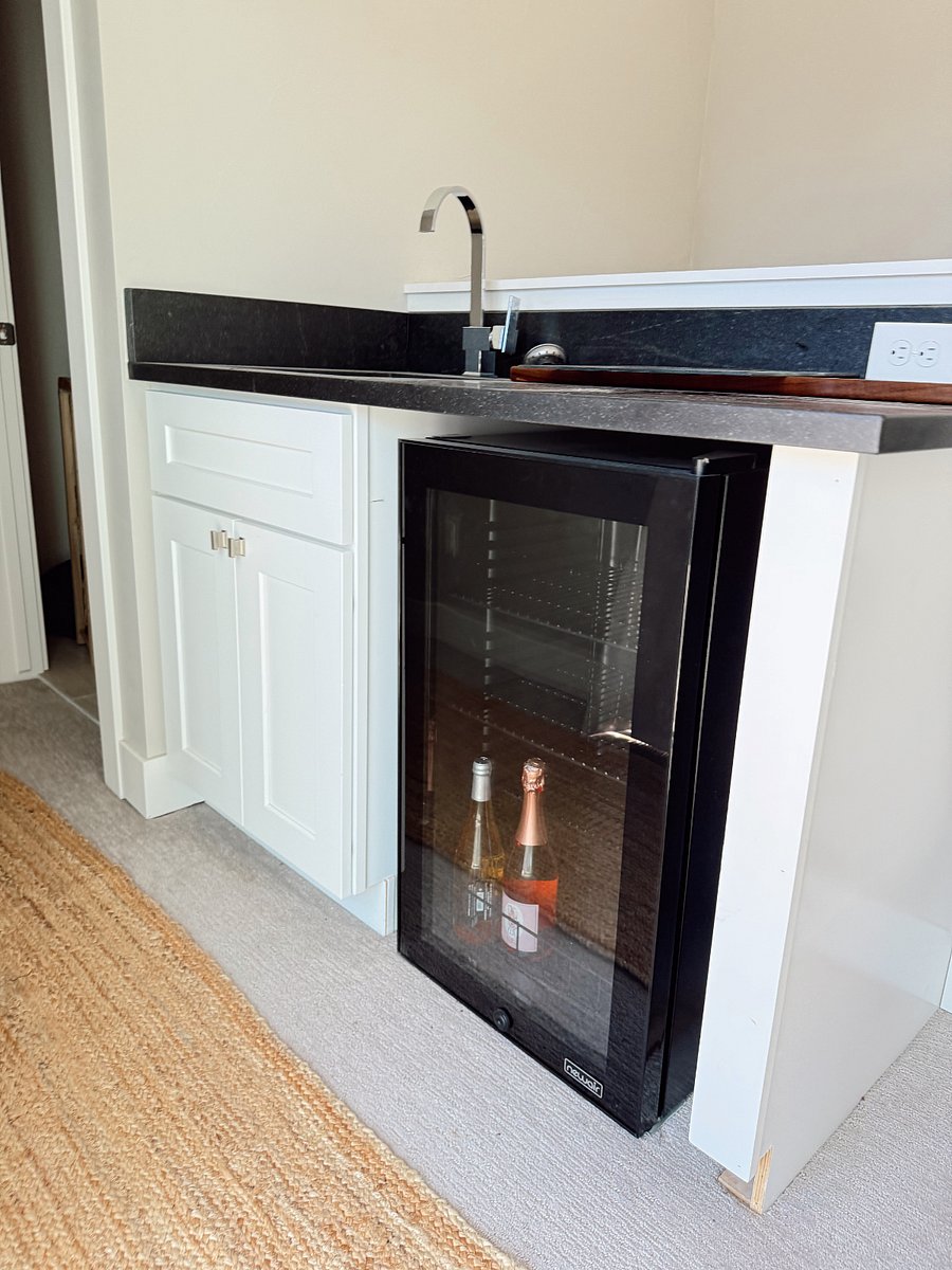 3rd floor wet bar and beverage fridge