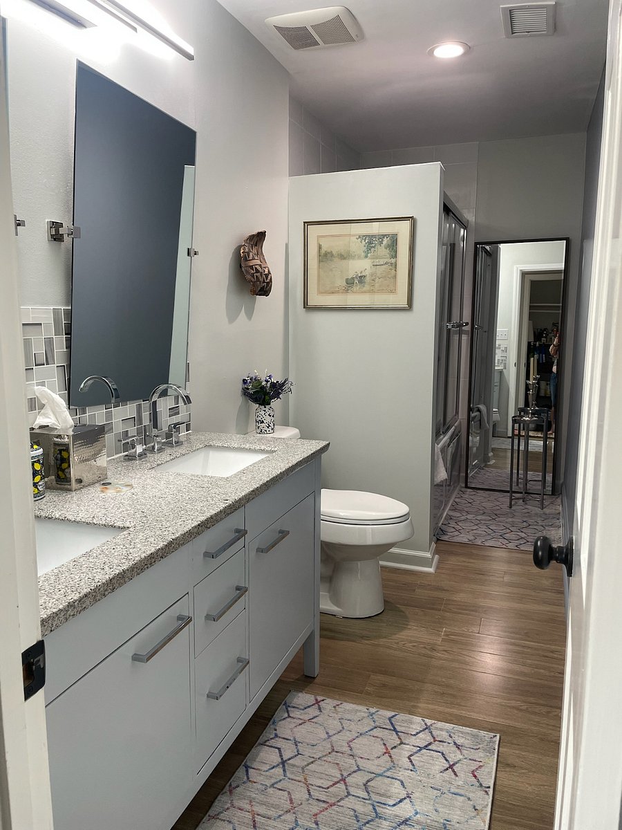 Private Bath Shower/Jacuzzi Tub