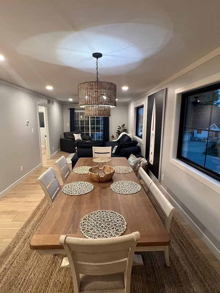 Din8ng area & 2nd living room