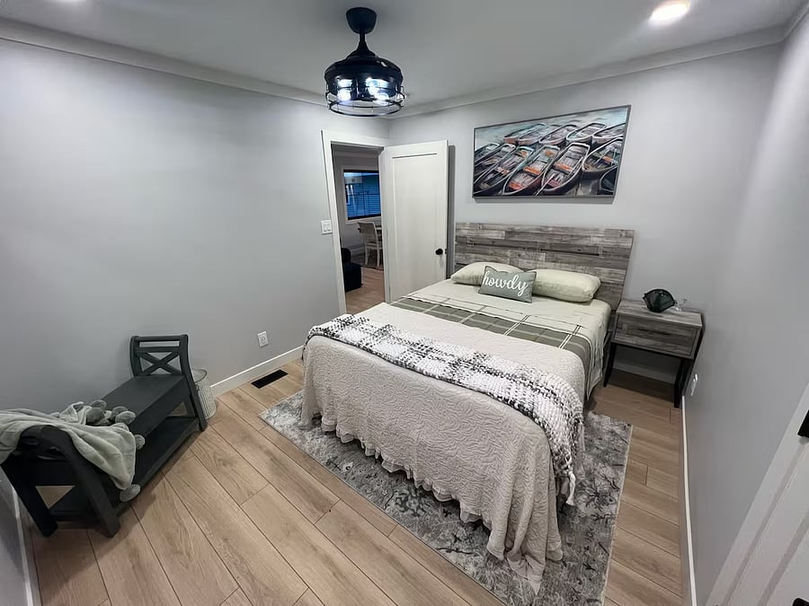 3rd bedroom - Queen Bed