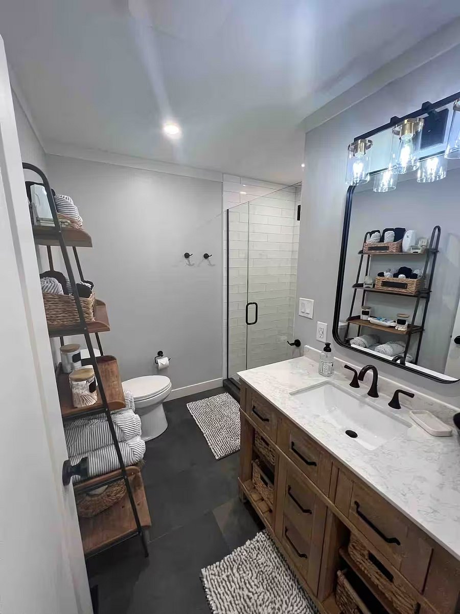 2nd bathroom