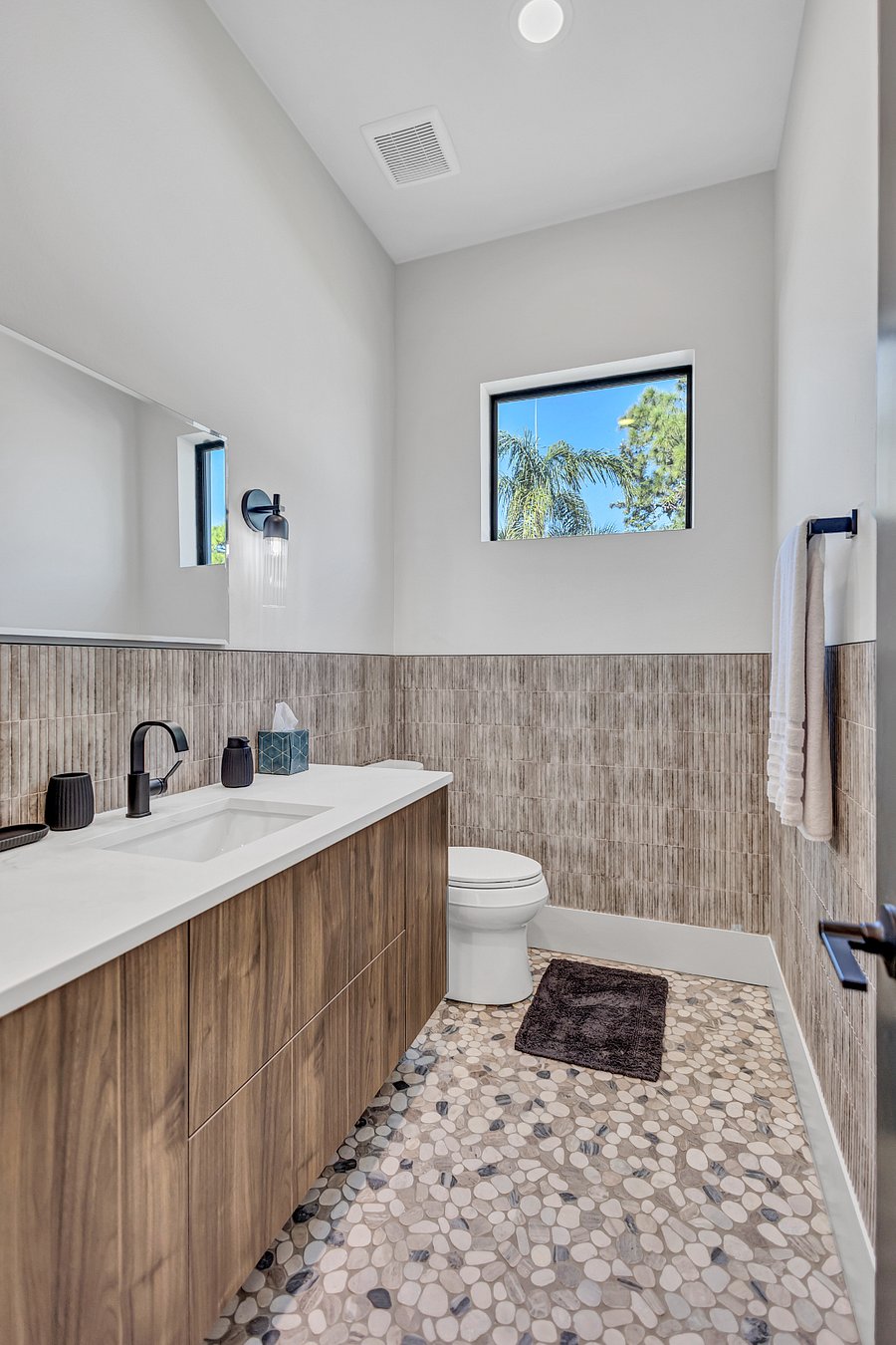 Furnished Finder property 1025984_1 photo 33