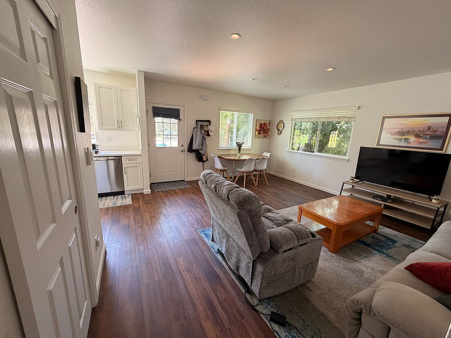 Furnished Finder property 1026099_1 photo 4