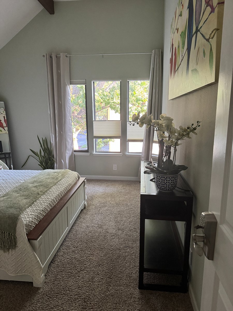 Furnished Finder property 1026121_1 photo 3