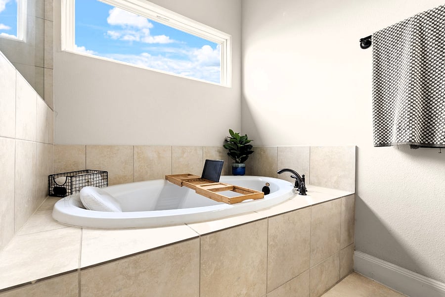 Master garden tub.