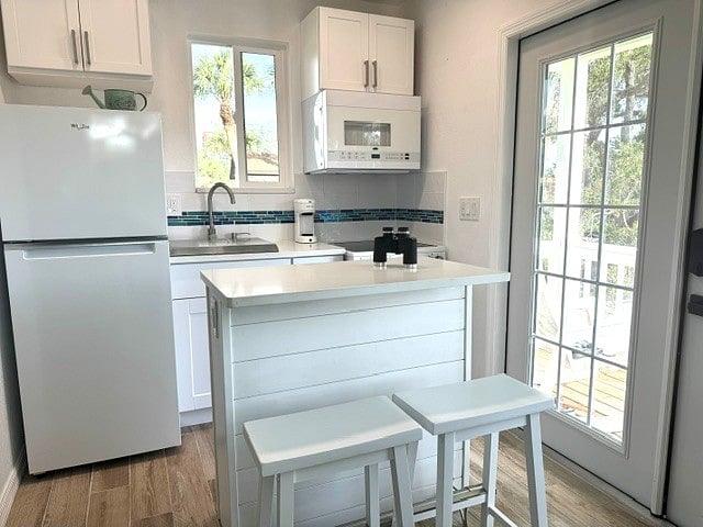 Full kitchen