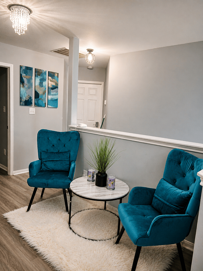 Seating / Reading Nook (upstairs)
