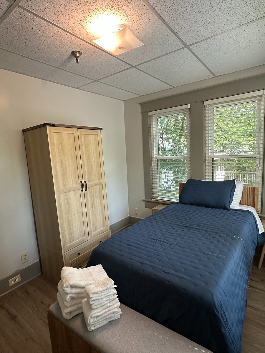 103 // private bedroom // private bathroom