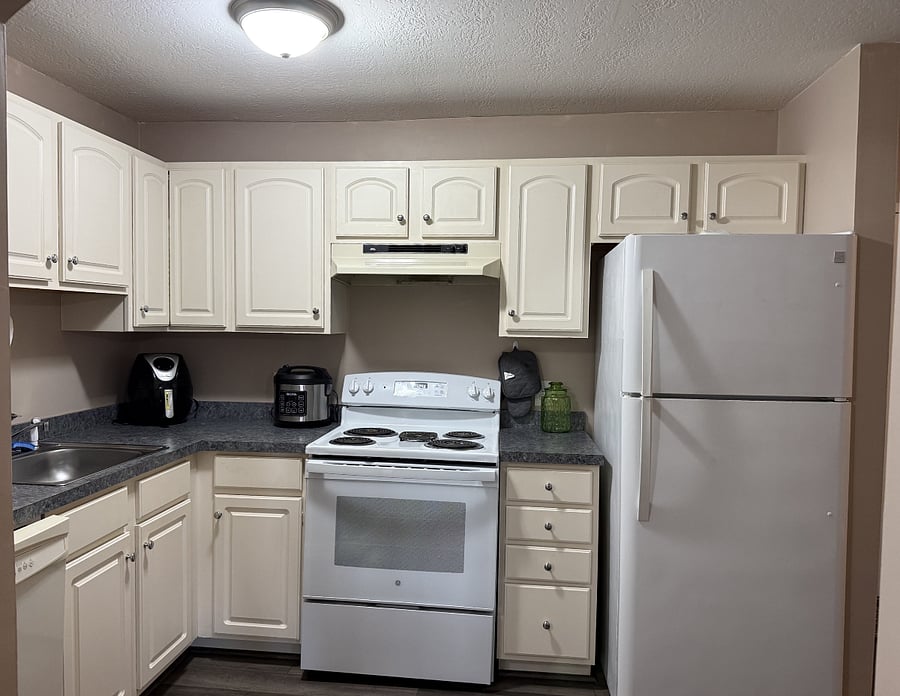 Air fryer, instapot and crock pot available.