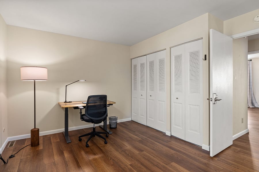 Unit A Workspace - High-Speed Wi-Fi