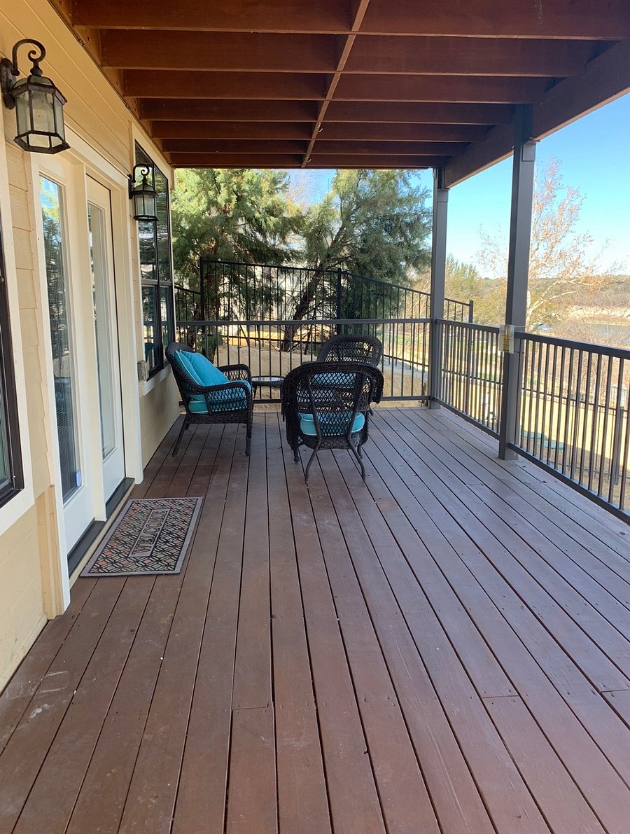 Downstairs patio deck