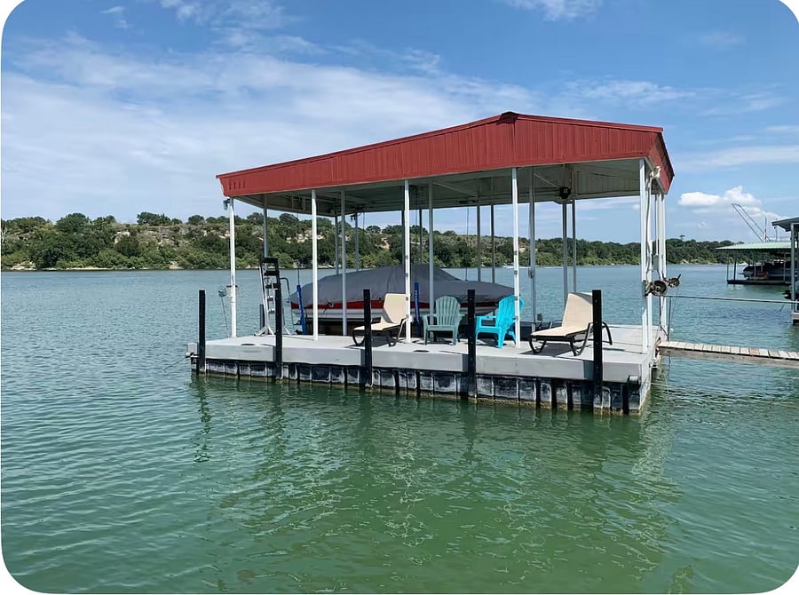 Renters personal dock. Owners host not for use
