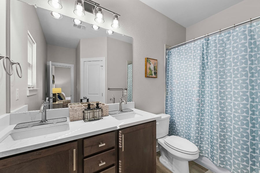 secondary bathroom