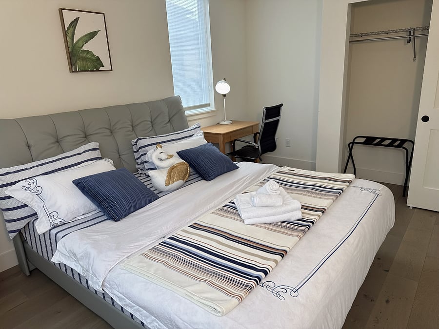BedRoomC with Kingsize bed