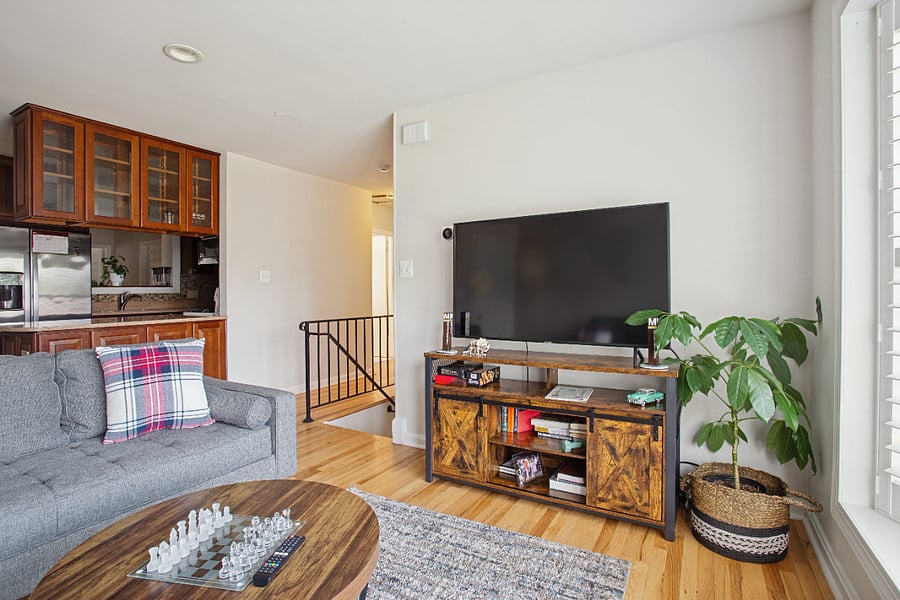 Main Living Room - Floor 2