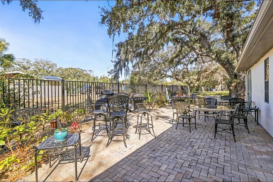 Gas grills for easy outdoor grilling