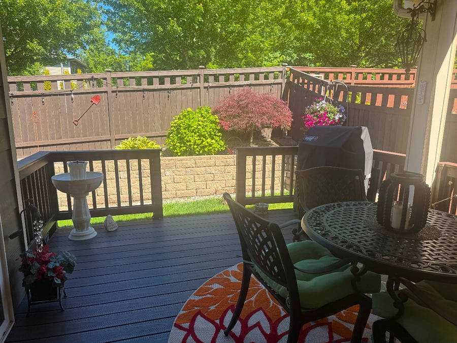 BBQ area & deck