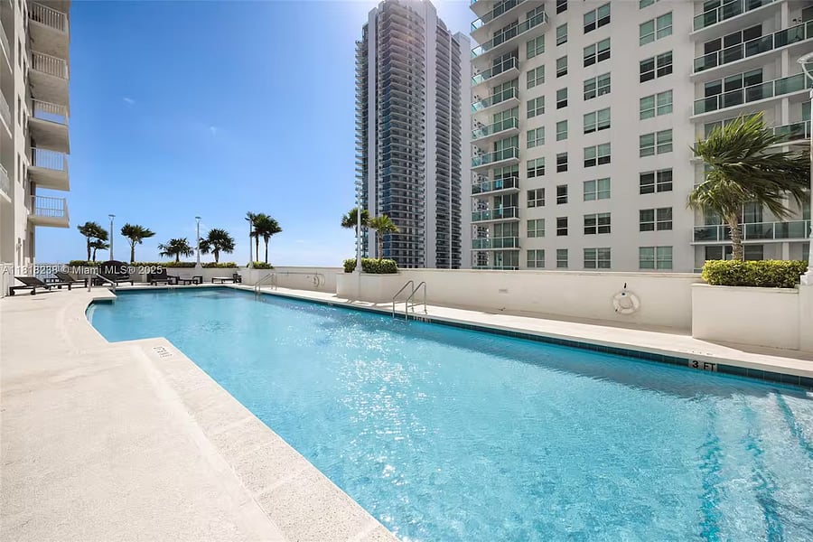 Furnished Finder property 1027093_1 photo 17