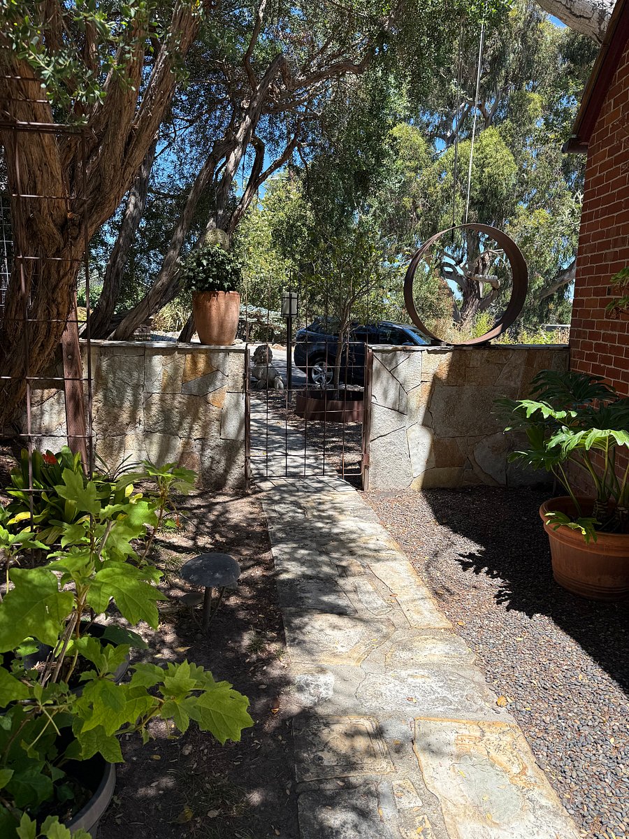 Furnished Finder property 1027101_1 photo 16