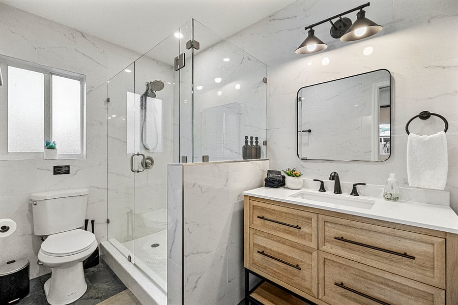 master en-suite bathroom