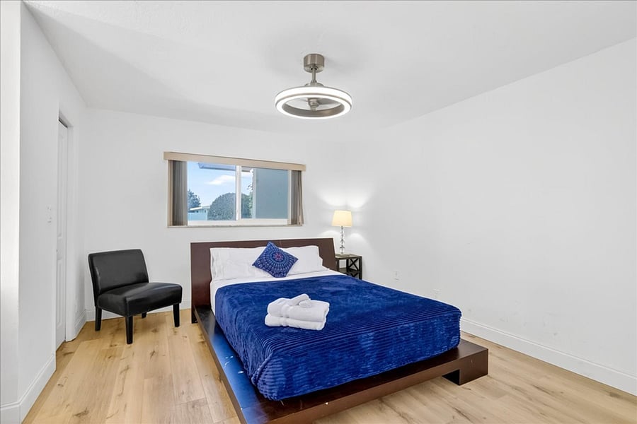 1 queen bed in Bedroom 2