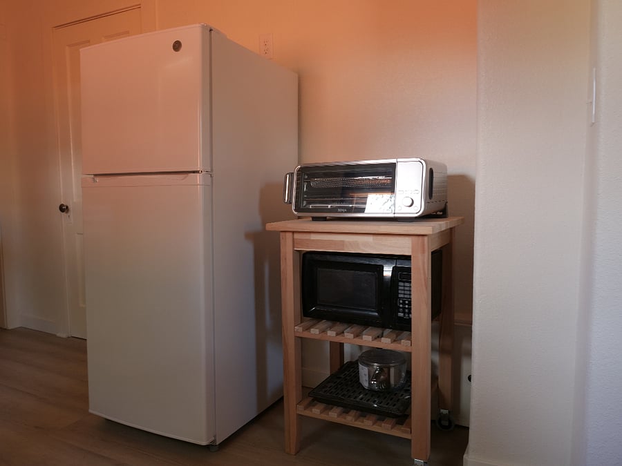 Kitchen Appliances: Ref, Ninja Oven, and Microwave
