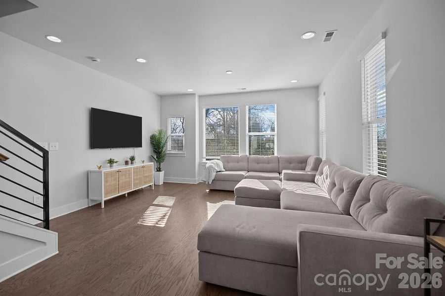 Furnished Finder property 1027521_1 photo 1