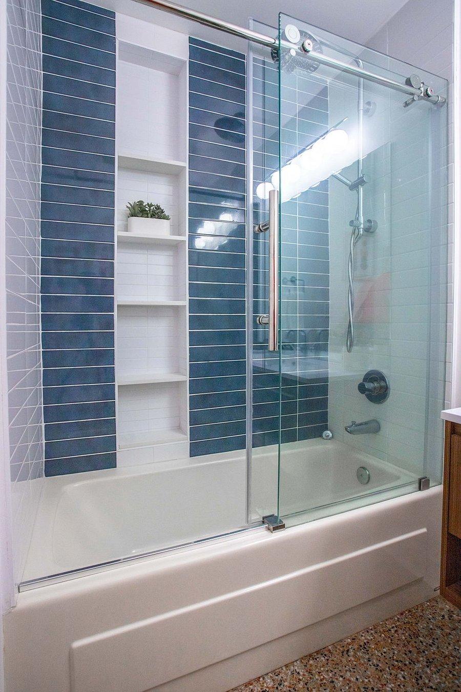 Second bathroom tub/shower combo.  