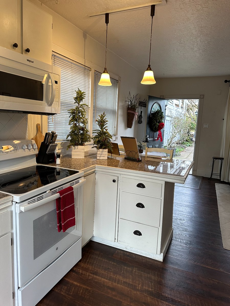 Furnished Finder property 1027587_1 photo 12