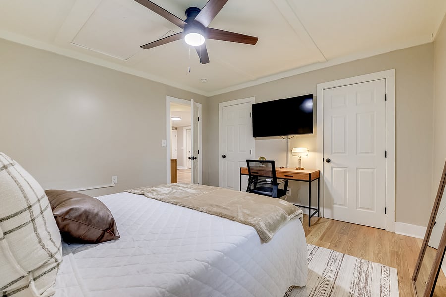Second private bedroom with dedicated work space.