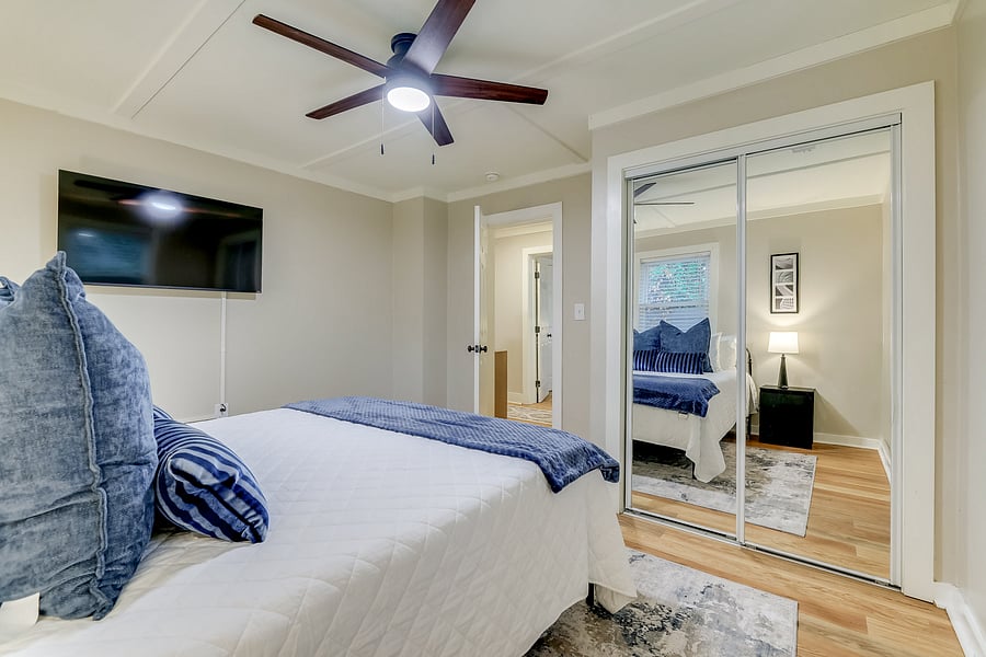 Cozy up in this queen bedroom- perfect for 1 or 2 people