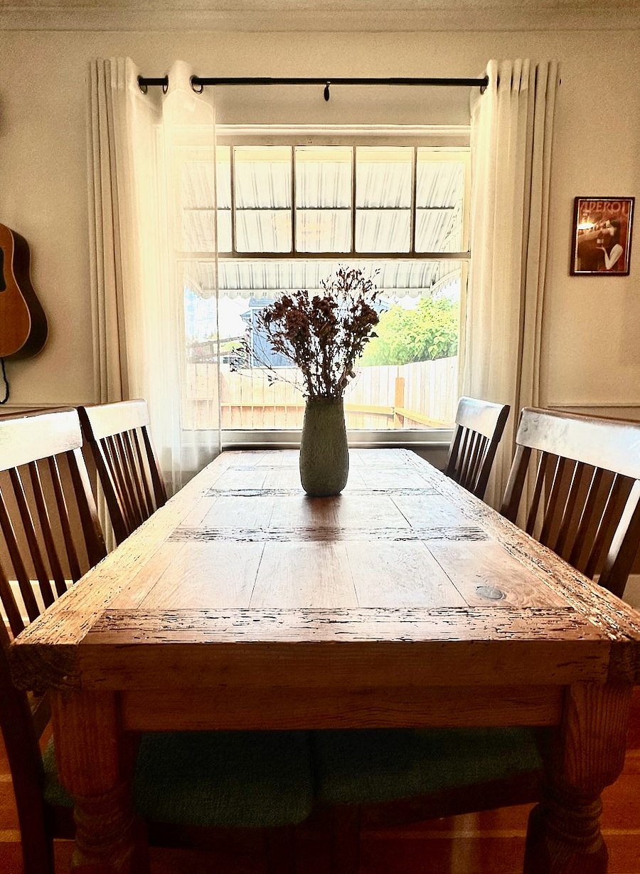 Dining table, seats 4
