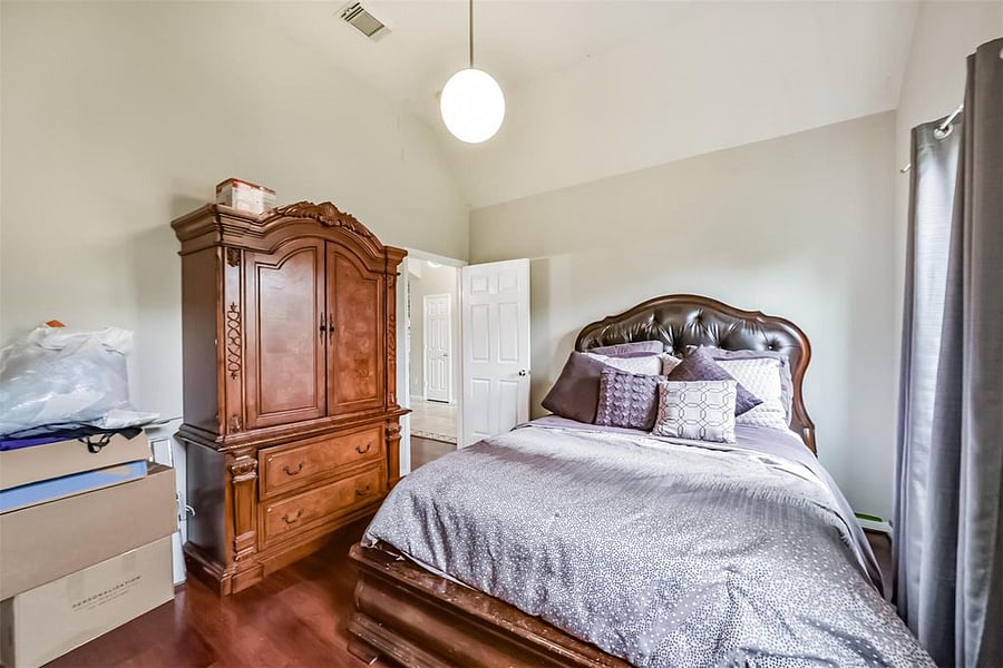 Bedroom 3 Queen Bed