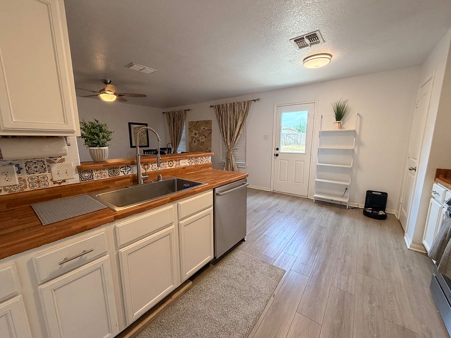 Furnished Finder property 1027705_1 photo 7