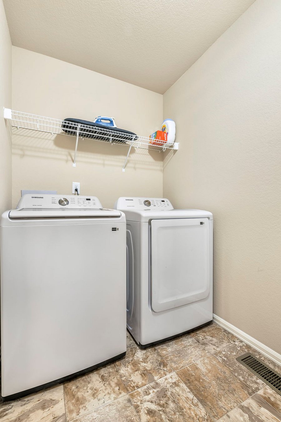Furnished Finder property 1027743_1 photo 17