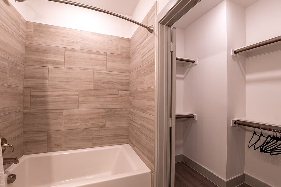 Furnished Finder property 1027767_1 photo 15