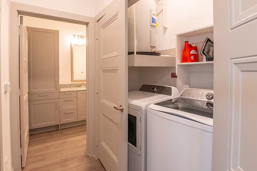 Furnished Finder property 1027767_1 photo 17