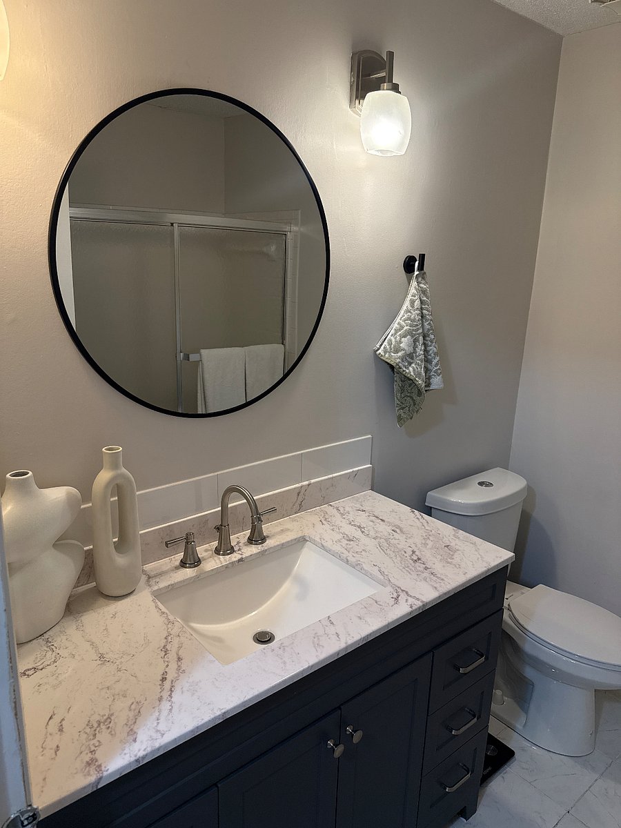 Full bath that is only for YOU! Only 5 steps away from your bedroom door. 